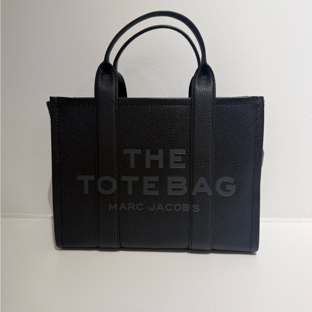 NWT Marc Jacobs The Tote Bag medium leather black